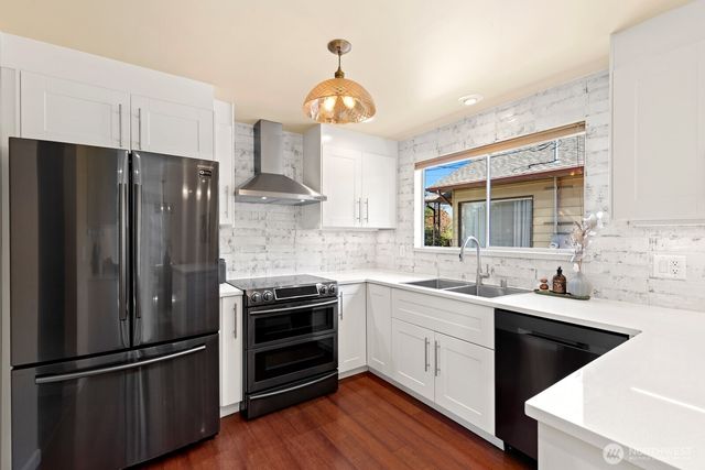 10200 62nd Avenue S, Seattle, WA 98178