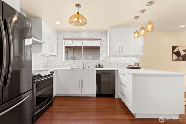 10200 62nd Avenue S, Seattle, WA 98178