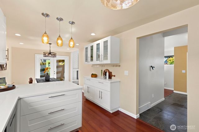 10200 62nd Avenue S, Seattle, WA 98178