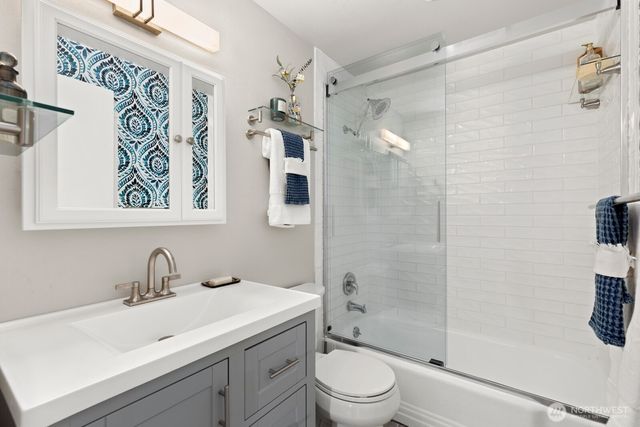 10200 62nd Avenue S, Seattle, WA 98178
