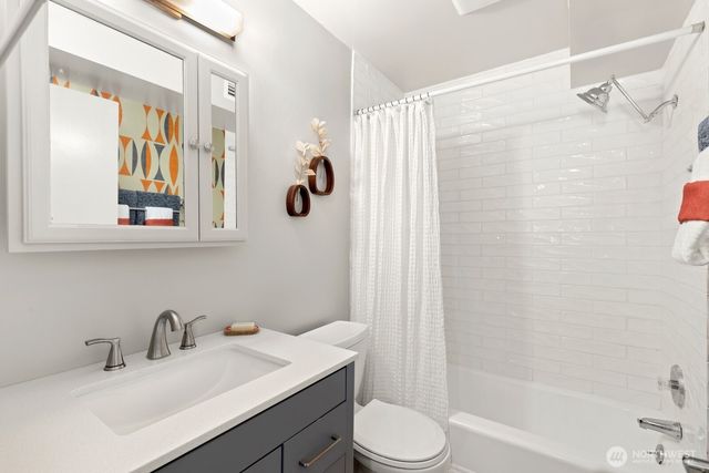 10200 62nd Avenue S, Seattle, WA 98178