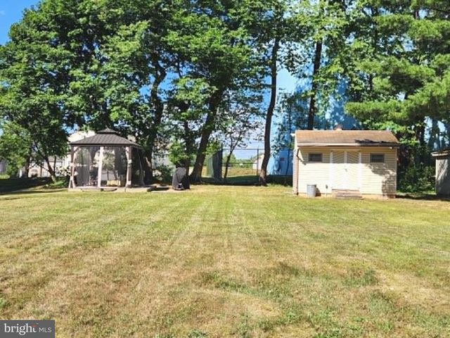 141 N 15TH ST, Camp Hill, PA 17011