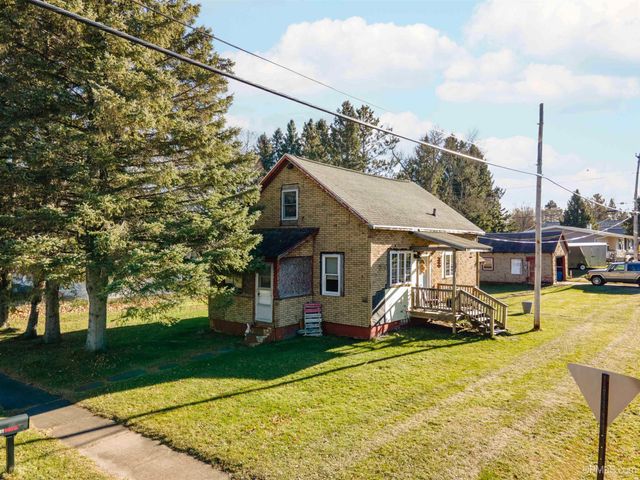 302 Blossom Street, Iron River, MI 49935