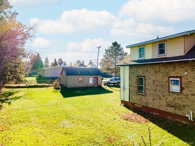 302 Blossom Street, Iron River, MI 49935