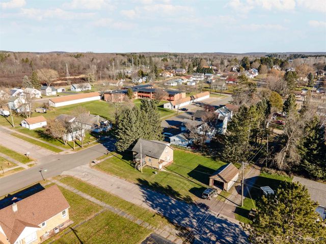302 Blossom Street, Iron River, MI 49935