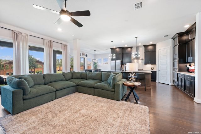 154 Violet Way, Castroville, TX 78009
