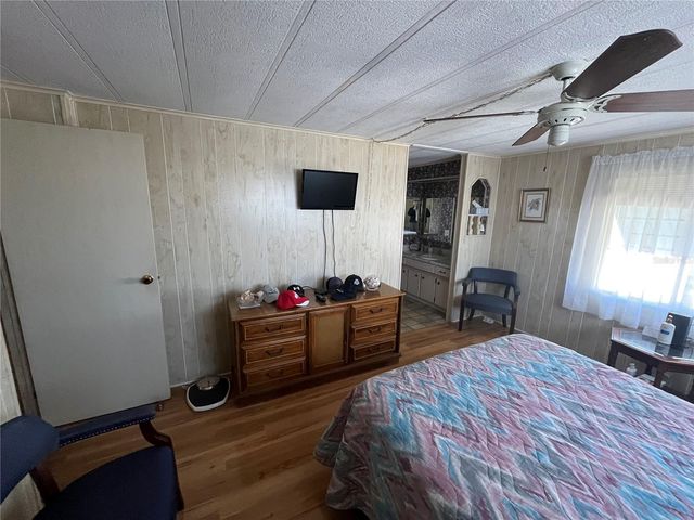 958 CORTINA BOULEVARD, Venice, FL 34285