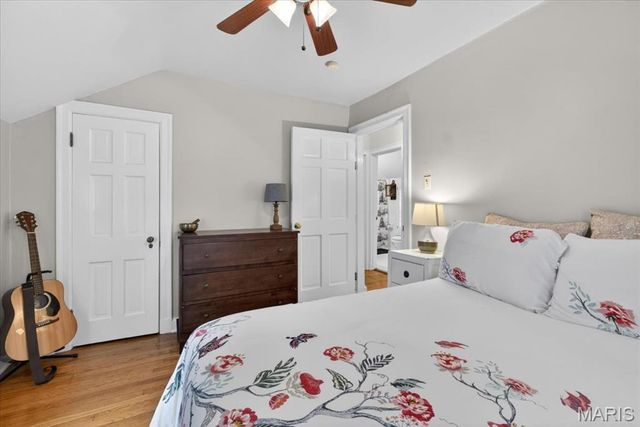 8782 Lawn Avenue, St Louis, MO 63144