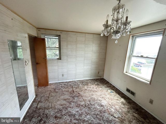 1813 DUNMERE RD, Dundalk, MD 21222