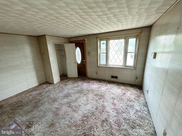 1813 DUNMERE RD, Dundalk, MD 21222