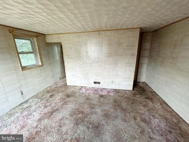 1813 DUNMERE RD, Dundalk, MD 21222