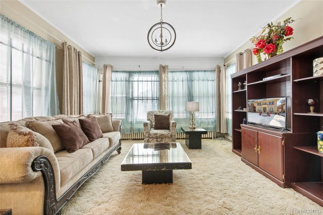 1695 Chicago Boulevard, Detroit, MI 48206