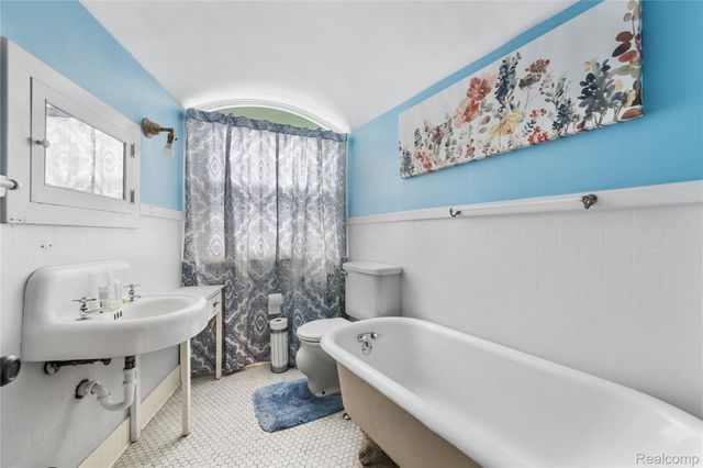 1695 Chicago Boulevard, Detroit, MI 48206