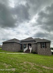 8 Shade Tree Drive, Carriere, MS 39426