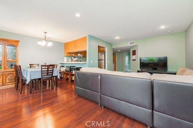 7 Town And Country Road, Pomona, CA 91766