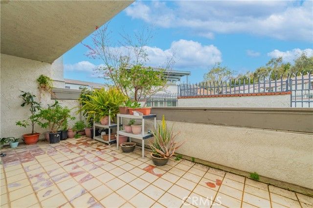 7 Town And Country Road, Pomona, CA 91766