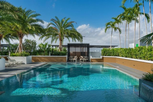 221 SW 12th St 511, Miami, FL 33130