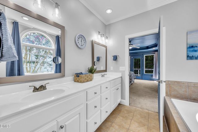 754 Parkridge Drive, Clayton, NC 27527