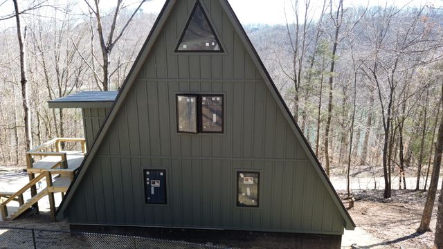 1196 Lakeside Dr, Smithville, TN 37166