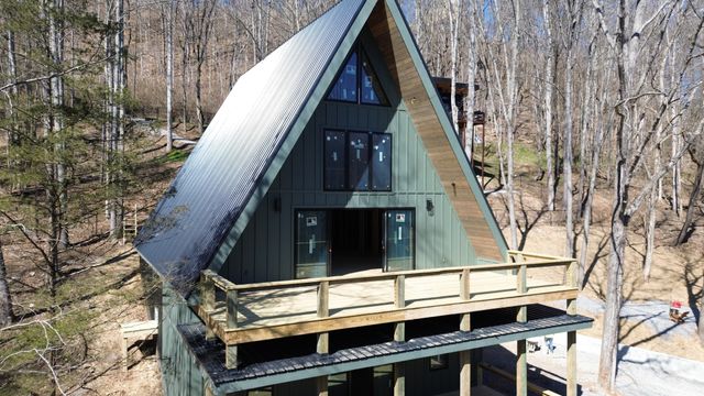 1196 Lakeside Dr, Smithville, TN 37166