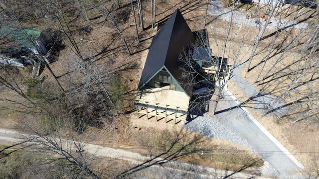 1196 Lakeside Dr, Smithville, TN 37166