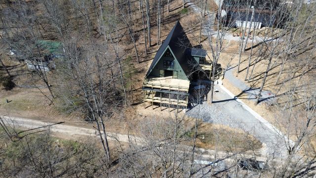 1196 Lakeside Dr, Smithville, TN 37166