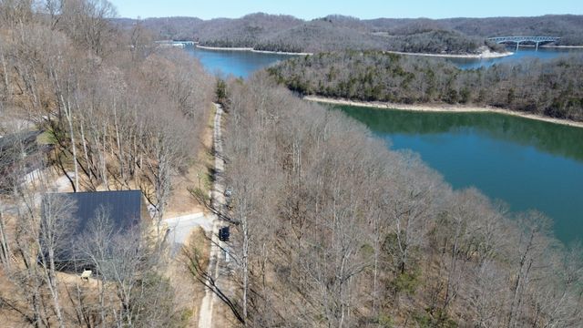 1196 Lakeside Dr, Smithville, TN 37166