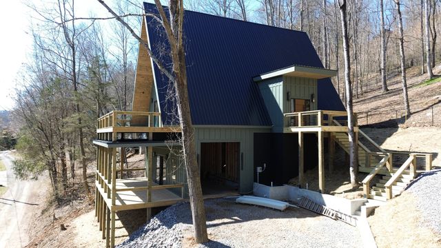 1196 Lakeside Dr, Smithville, TN 37166