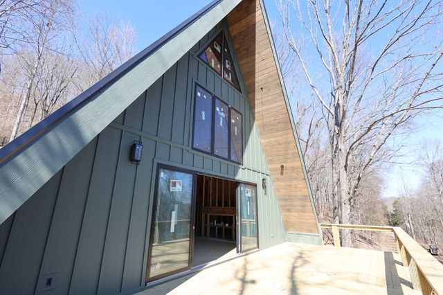 1196 Lakeside Dr, Smithville, TN 37166