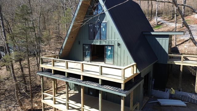 1196 Lakeside Dr, Smithville, TN 37166