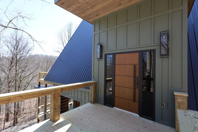 1196 Lakeside Dr, Smithville, TN 37166