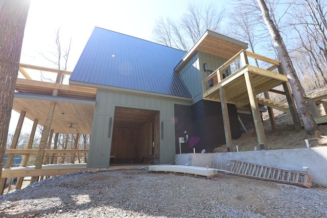 1196 Lakeside Dr, Smithville, TN 37166