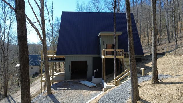 1196 Lakeside Dr, Smithville, TN 37166