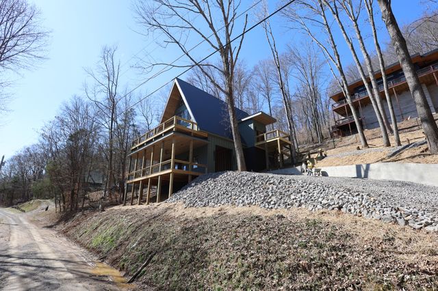 1196 Lakeside Dr, Smithville, TN 37166