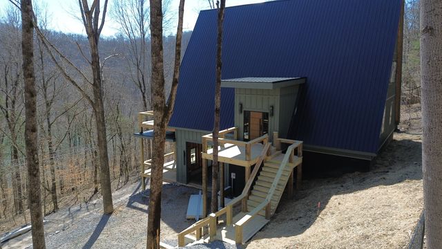 1196 Lakeside Dr, Smithville, TN 37166