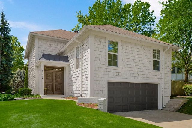 6907 Edgevale Road, Kansas City, MO 64113