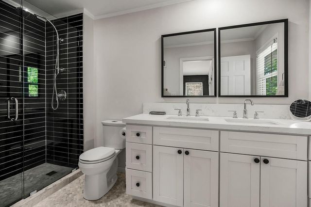 6907 Edgevale Road, Kansas City, MO 64113