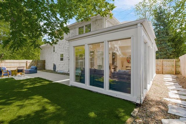 6907 Edgevale Road, Kansas City, MO 64113