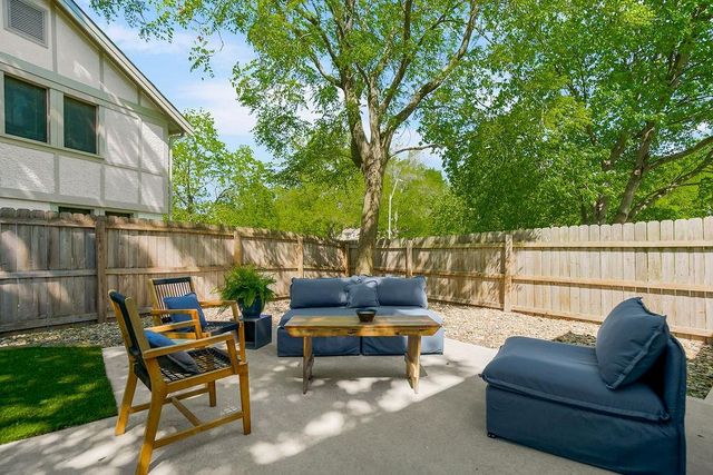 6907 Edgevale Road, Kansas City, MO 64113