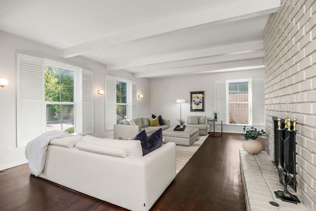 6907 Edgevale Road, Kansas City, MO 64113