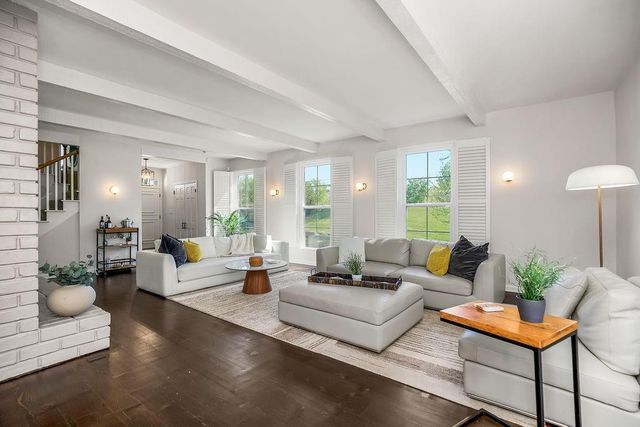 6907 Edgevale Road, Kansas City, MO 64113