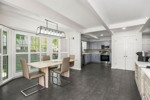 6907 Edgevale Road, Kansas City, MO 64113