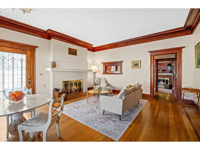 1111 Nw 25TH Ave 1, Portland, OR 97210