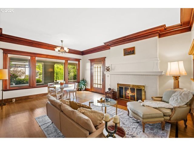 1111 Nw 25TH Ave 1, Portland, OR 97210
