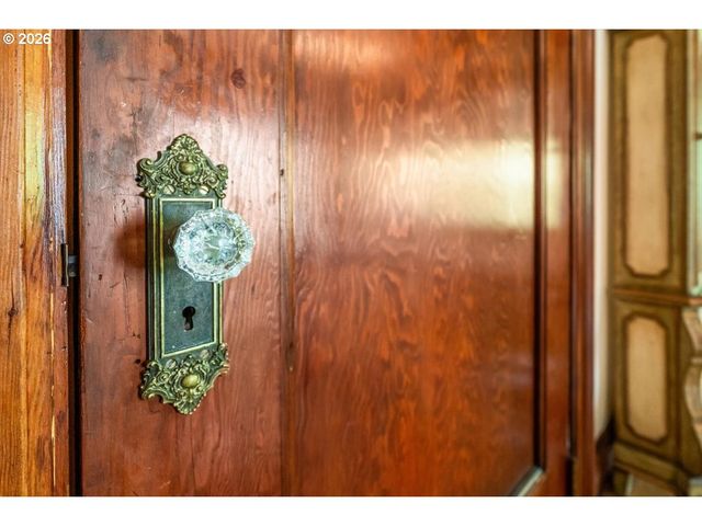 1111 Nw 25TH Ave 1, Portland, OR 97210