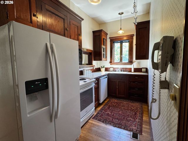 1111 Nw 25TH Ave 1, Portland, OR 97210