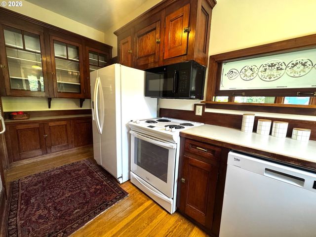 1111 Nw 25TH Ave 1, Portland, OR 97210