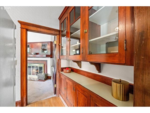1111 Nw 25TH Ave 1, Portland, OR 97210