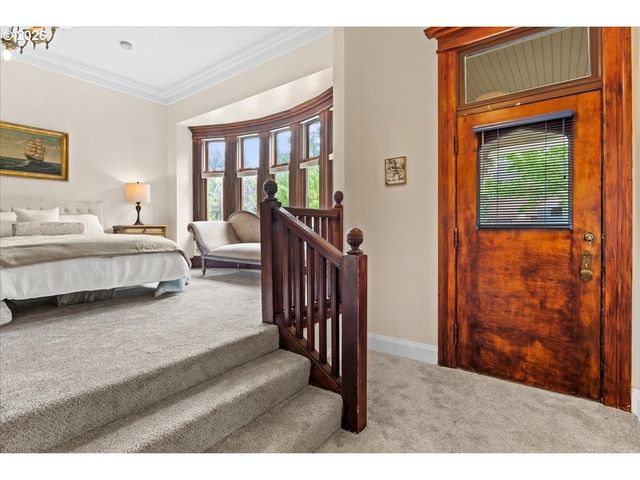 1111 Nw 25TH Ave 1, Portland, OR 97210