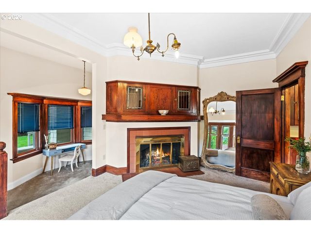 1111 Nw 25TH Ave 1, Portland, OR 97210